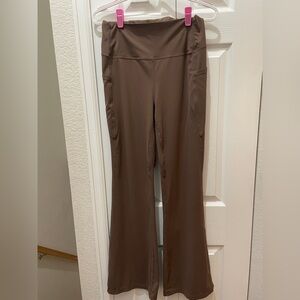 🦋Ladies brown flared leggings w side pockets
